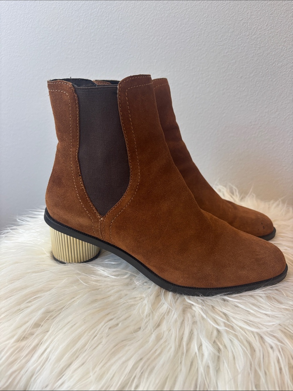 Rebecca Minkoff, suede Brown Chelsea Ankle Boots size 8